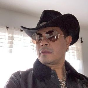 Meet your Posher, Reyes